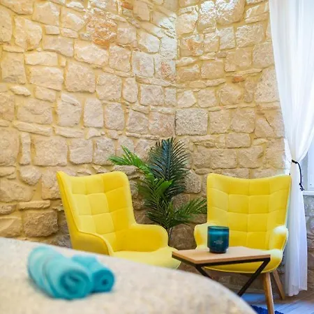 Kolura Apartment